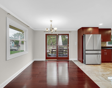 515 Falmouth Lane - Photo Thumbnail 5