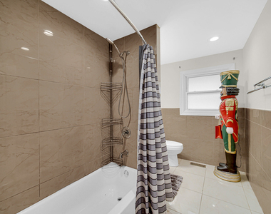 515 Falmouth Lane - Photo Thumbnail 11