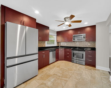 515 Falmouth Lane - Photo Thumbnail 7