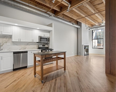 616 W Fulton Street - Photo Thumbnail 9