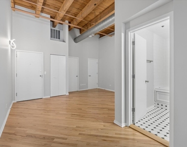 616 W Fulton Street - Photo Thumbnail 13