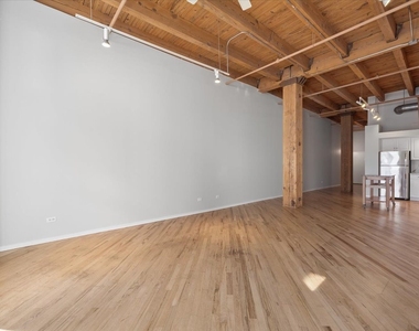 616 W Fulton Street - Photo Thumbnail 5