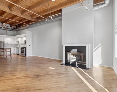 616 W Fulton Street - Photo Thumbnail 6