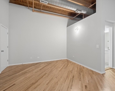 616 W Fulton Street - Photo Thumbnail 15