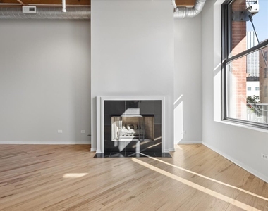616 W Fulton Street - Photo Thumbnail 7