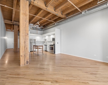 616 W Fulton Street - Photo Thumbnail 8
