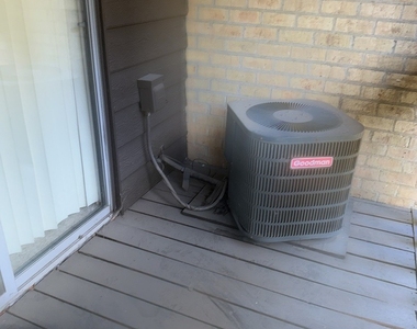 6176 Knoll Lane Court - Photo Thumbnail 11