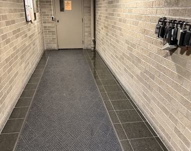 6176 Knoll Lane Court - Photo Thumbnail 32