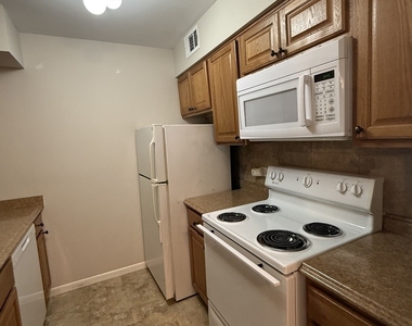 6176 Knoll Lane Court - Photo Thumbnail 2