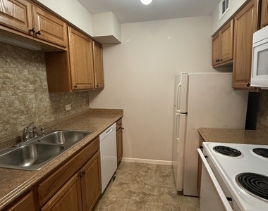 6176 Knoll Lane Court - Photo Thumbnail 3