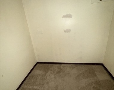 6176 Knoll Lane Court - Photo Thumbnail 13