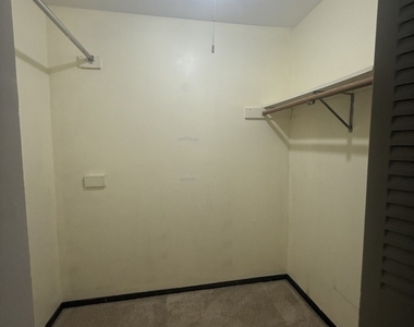 6176 Knoll Lane Court - Photo Thumbnail 26