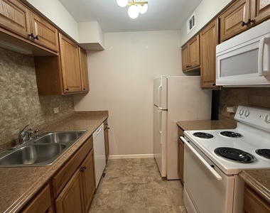 6176 Knoll Lane Court - Photo Thumbnail 21