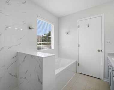 611 Lakeridge Court - Photo Thumbnail 13