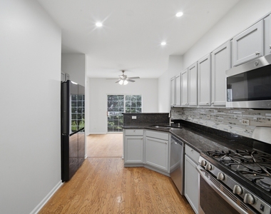 611 Lakeridge Court - Photo Thumbnail 9
