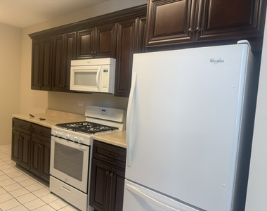 1410 Grandview Court - Photo Thumbnail 12