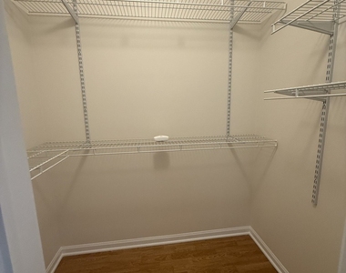 1410 Grandview Court - Photo Thumbnail 34
