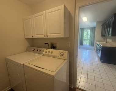 1410 Grandview Court - Photo Thumbnail 16