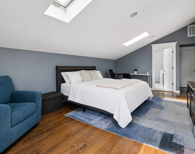 3755 N Wilton Avenue - Photo Thumbnail 12