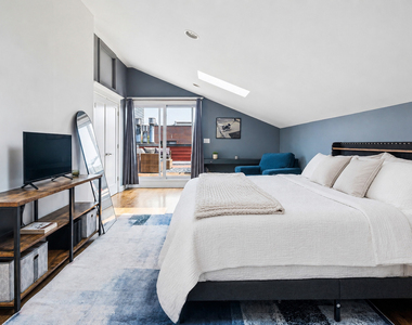 3755 N Wilton Avenue - Photo Thumbnail 11