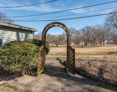 5313 Lyman Avenue - Photo Thumbnail 21