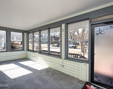 5313 Lyman Avenue - Photo Thumbnail 3
