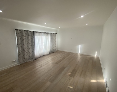 9105 Oleander Avenue - Photo Thumbnail 3