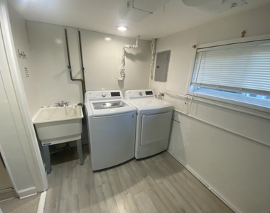 9105 Oleander Avenue - Photo Thumbnail 23