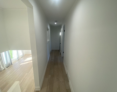 9105 Oleander Avenue - Photo Thumbnail 10