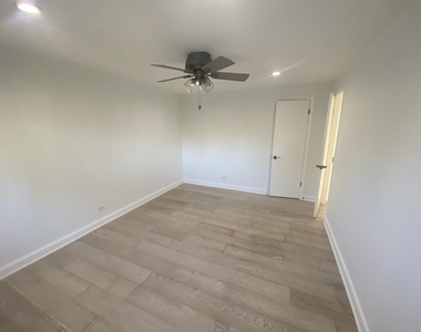 9105 Oleander Avenue - Photo Thumbnail 9