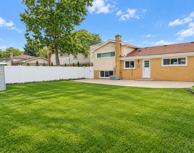 7847 Maple Street - Photo Thumbnail 12