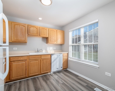 2932 Bartlett Court - Photo Thumbnail 6
