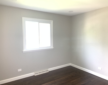 1114 N Crabtree Lane - Photo Thumbnail 6