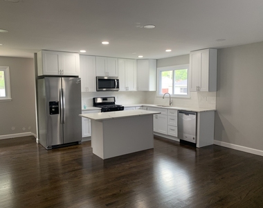 1114 N Crabtree Lane - Photo Thumbnail 1