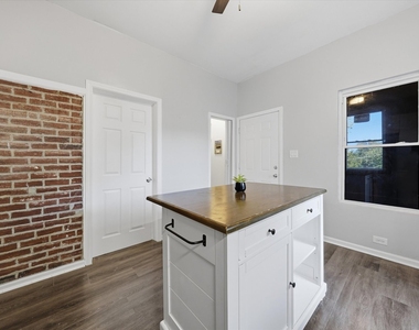 5135 S Wood Street - Photo Thumbnail 7
