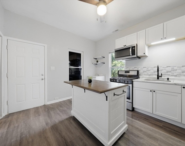 5135 S Wood Street - Photo Thumbnail 10