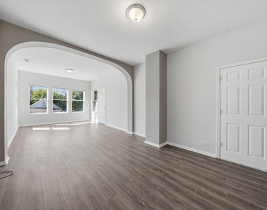 5135 S Wood Street - Photo Thumbnail 5