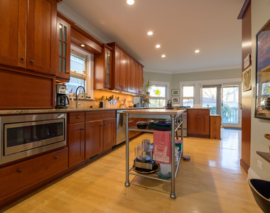 3729 N Lowell Avenue - Photo Thumbnail 11