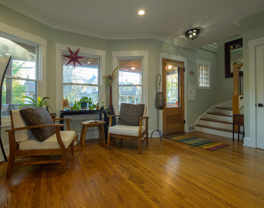 3729 N Lowell Avenue - Photo Thumbnail 5