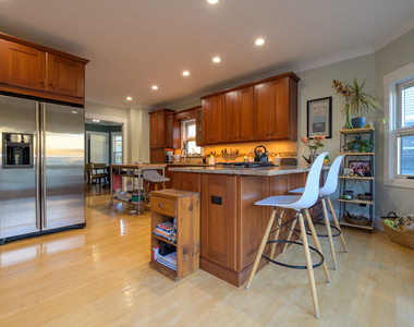 3729 N Lowell Avenue - Photo Thumbnail 13