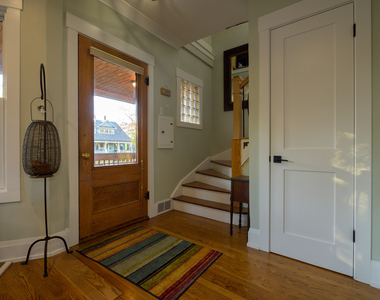 3729 N Lowell Avenue - Photo Thumbnail 4