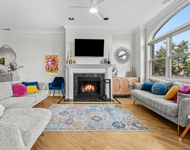 1109 W Belmont Avenue - Photo Thumbnail 4