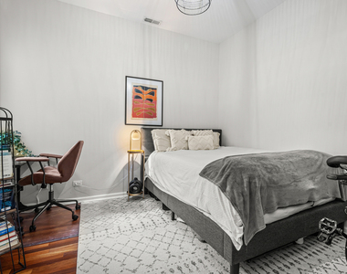 1109 W Belmont Avenue - Photo Thumbnail 12