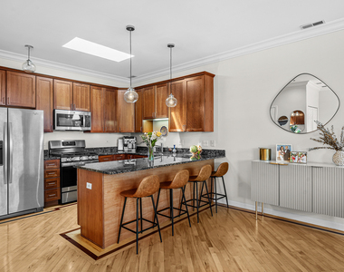 1109 W Belmont Avenue - Photo Thumbnail 7