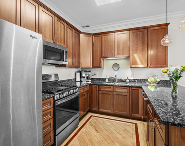 1109 W Belmont Avenue - Photo Thumbnail 10