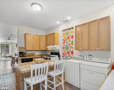 2008 W Roscoe Street - Photo Thumbnail 5