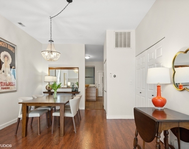 2008 W Roscoe Street - Photo Thumbnail 7