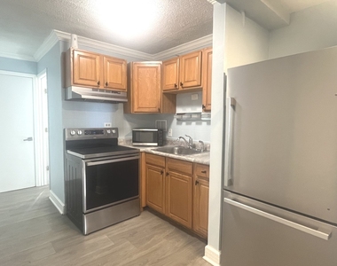 4211 W 95th Street - Photo Thumbnail 4