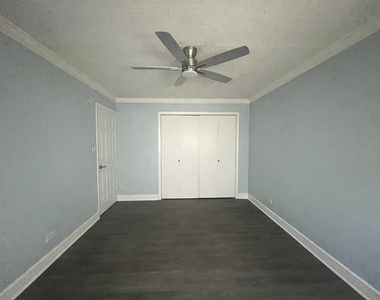 4211 W 95th Street - Photo Thumbnail 6