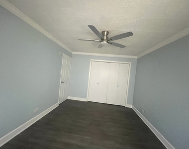 4211 W 95th Street - Photo Thumbnail 5